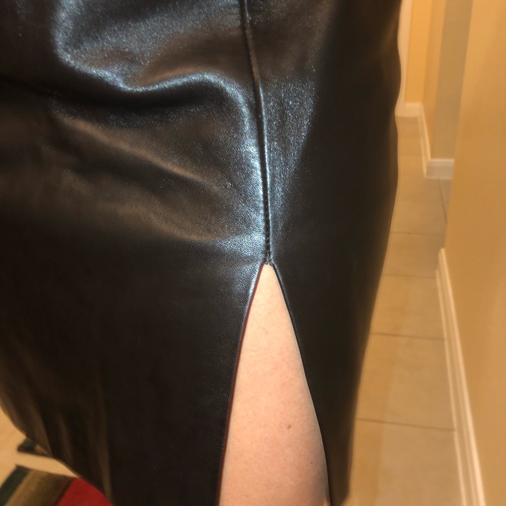Cache size 6 vintage leather skirt